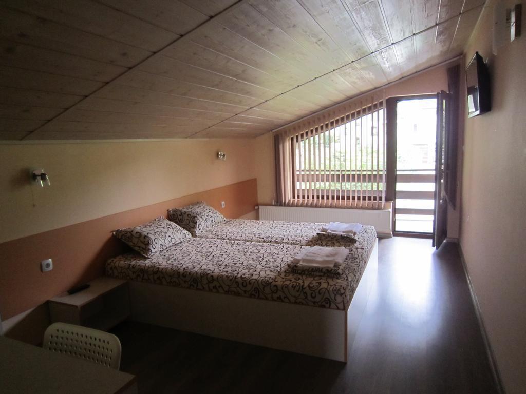 Slavina Guest House 사파레바바냐 객실 사진